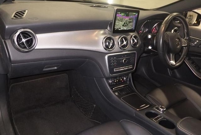 Mercedes Benz GLA 180 2017