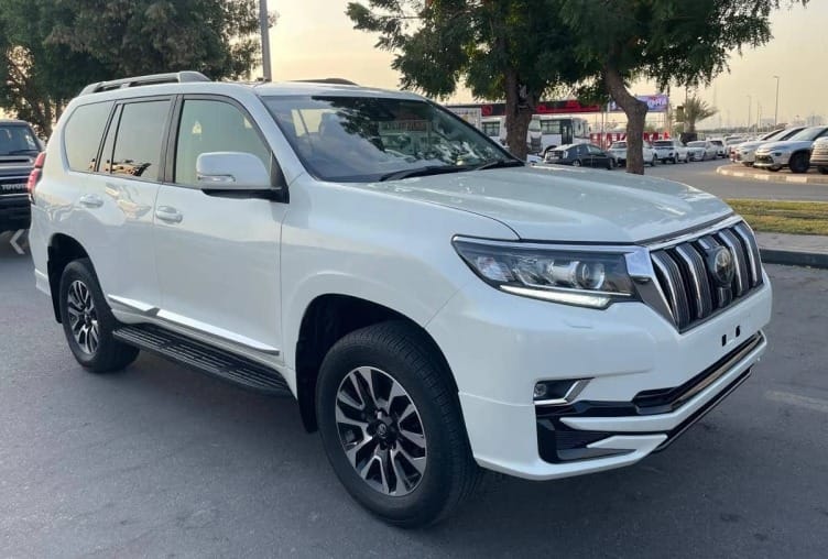 Toyota Land Cruiser Prado 2018 – 7-Seater Diesel | Sunroof | Luxury SUV