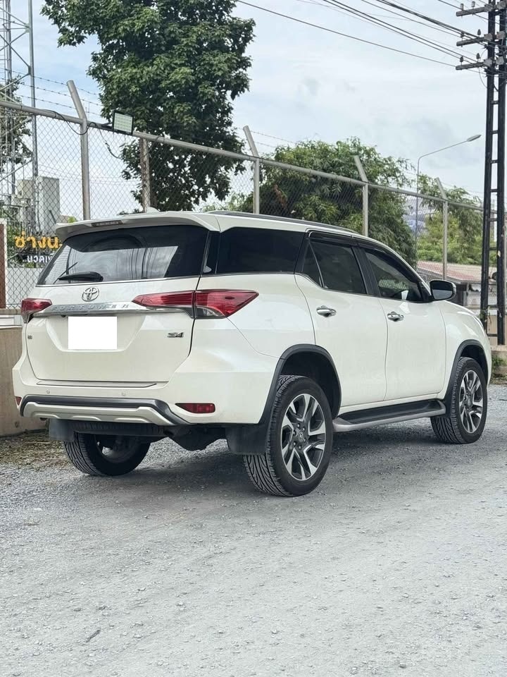 2019 Toyota Fortuner 2.8L Turbo Diesel 4WD | 450 Nm | 7-Seater